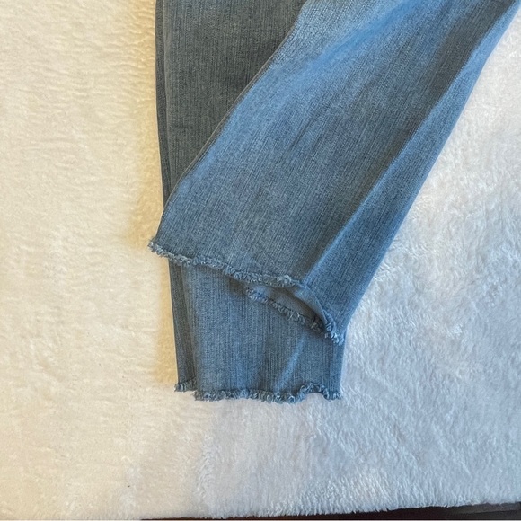 Torrid Boyfriend Style Distressed Jeans Women's Plus 18 - Picture 4 of 13